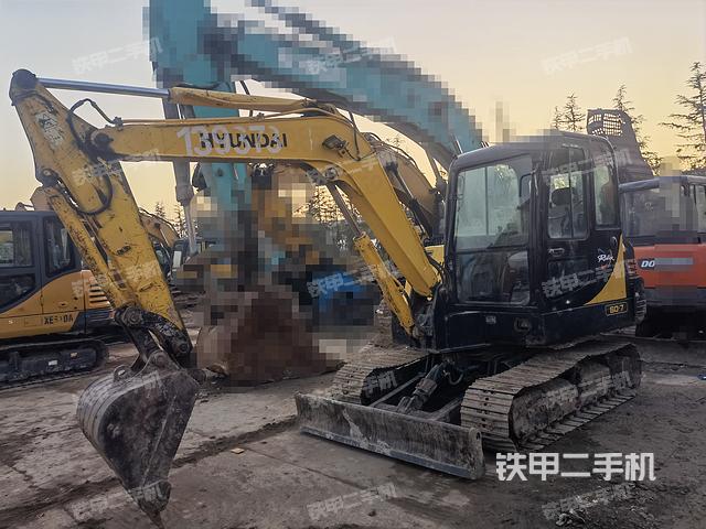 現(xiàn)代R60-7挖掘機(jī)