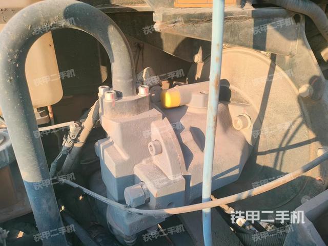 液壓泵艙室正面整體（整機(jī)外觀）