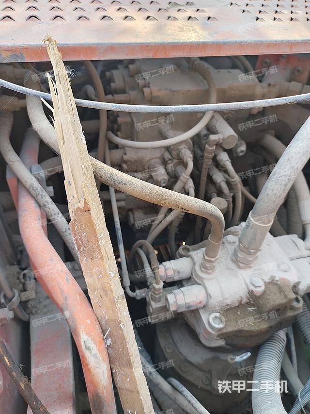 回轉(zhuǎn)馬達和主控閥（整機外觀）