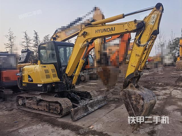 駕駛室頂部（整機外觀）