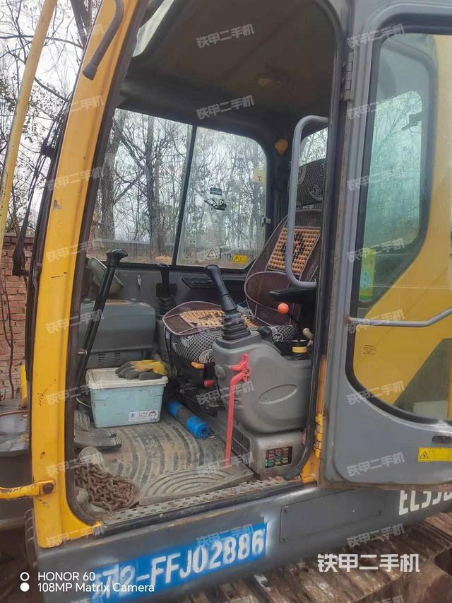 駕駛室整體（整機(jī)外觀）