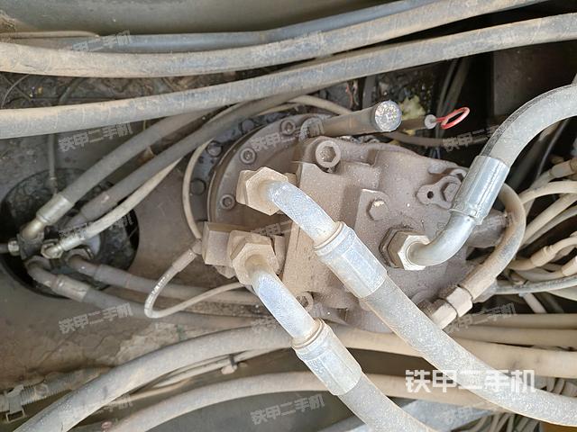 回轉(zhuǎn)馬達和主控閥（整機外觀）