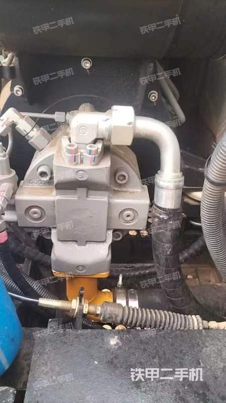 液壓泵艙室正面整體（整機(jī)外觀）