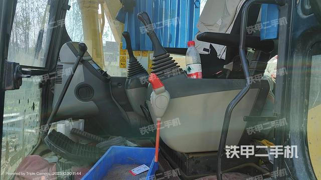 駕駛室整體（整機(jī)外觀）