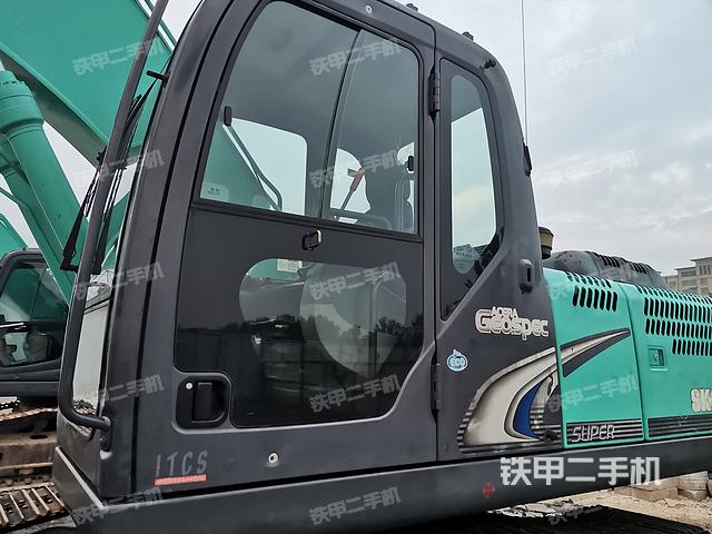 駕駛室整體（整機(jī)外觀）