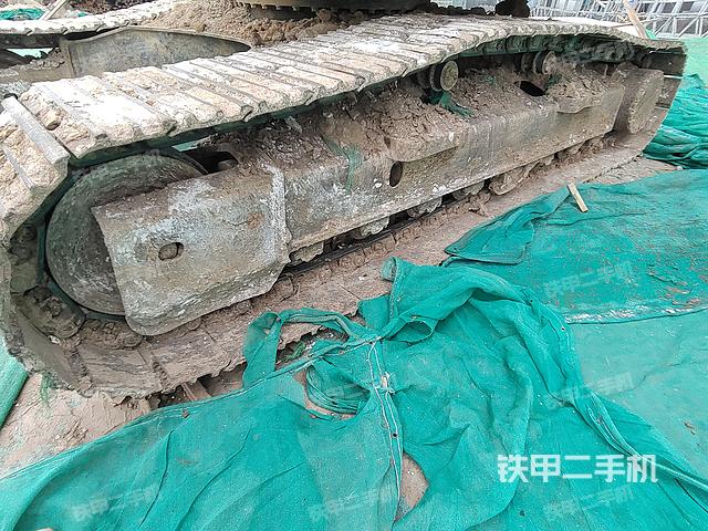 單側(cè)履帶整體(整機外觀) 單側(cè)履帶整體(整機外觀)