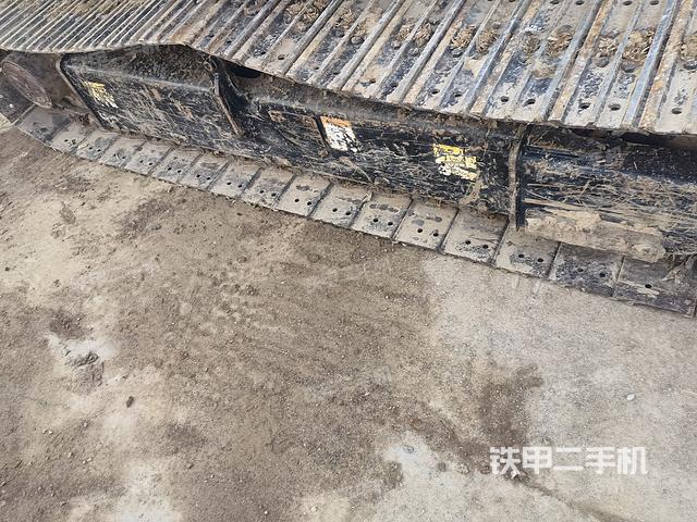 單側(cè)履帶整體（整機(jī)外觀）