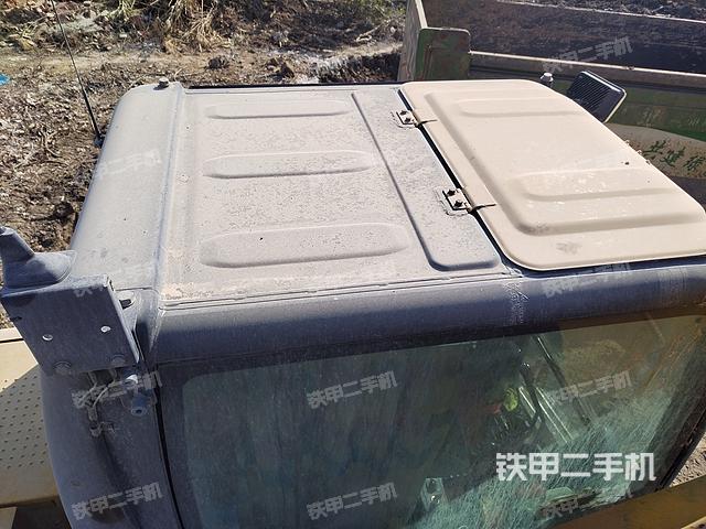 駕駛室頂部(整機外觀) 駕駛室頂部(整機外觀)