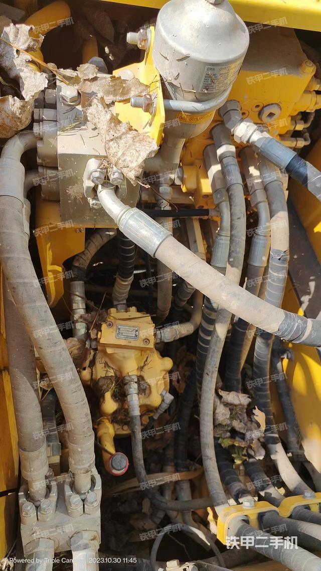 回轉(zhuǎn)馬達(dá)和主控閥（整機(jī)外觀）