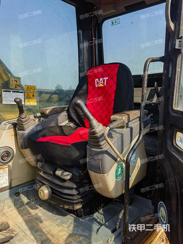 駕駛室整體（整機外觀）