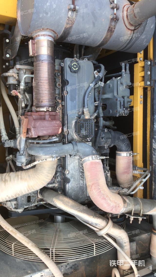 發(fā)動機整體俯視(整機外觀) 發(fā)動機整體俯視(整機外觀)