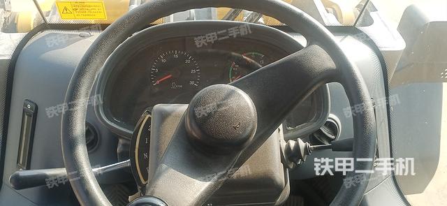 駕駛室操作臺(整機(jī)外觀及大件) 駕駛室操作臺(整機(jī)外觀及大件)