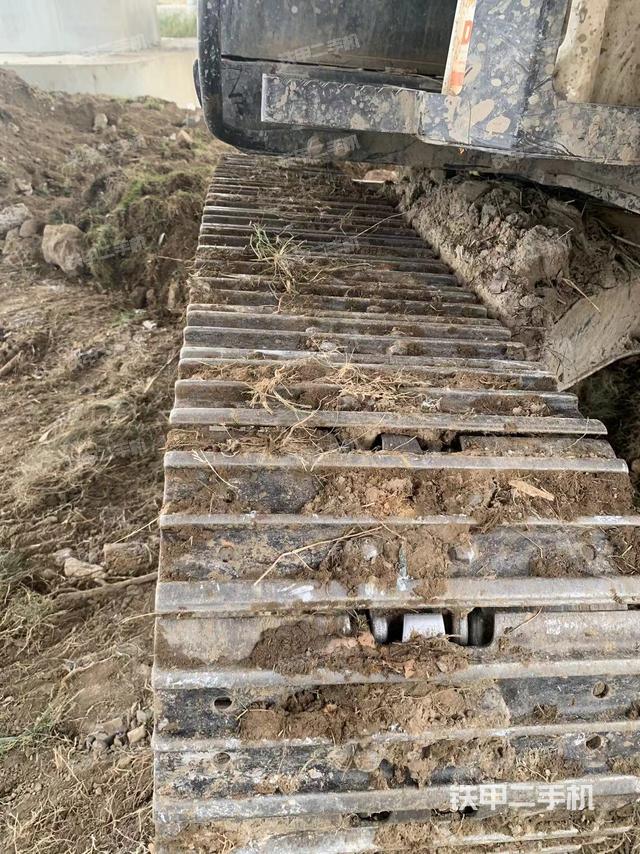 單側(cè)履帶整體（整機(jī)外觀）