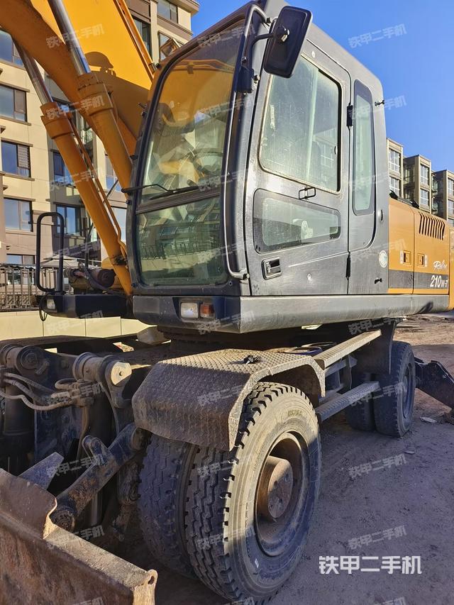 驾驶室整体（整机外观）