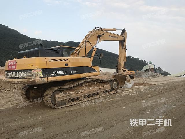 駕駛室頂部(整機外觀) 駕駛室頂部(整機外觀)