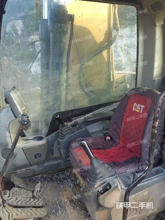 驾驶室整体（整机外观）