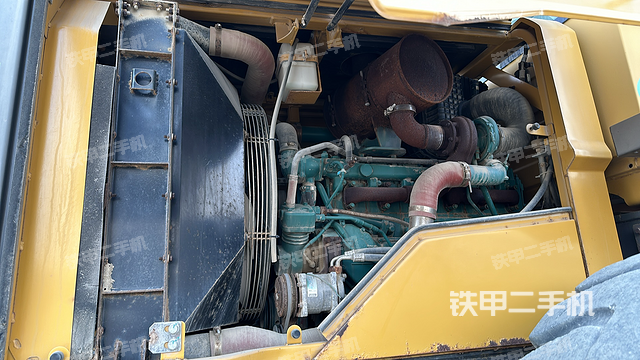 发动机右侧（整机外观及大件）