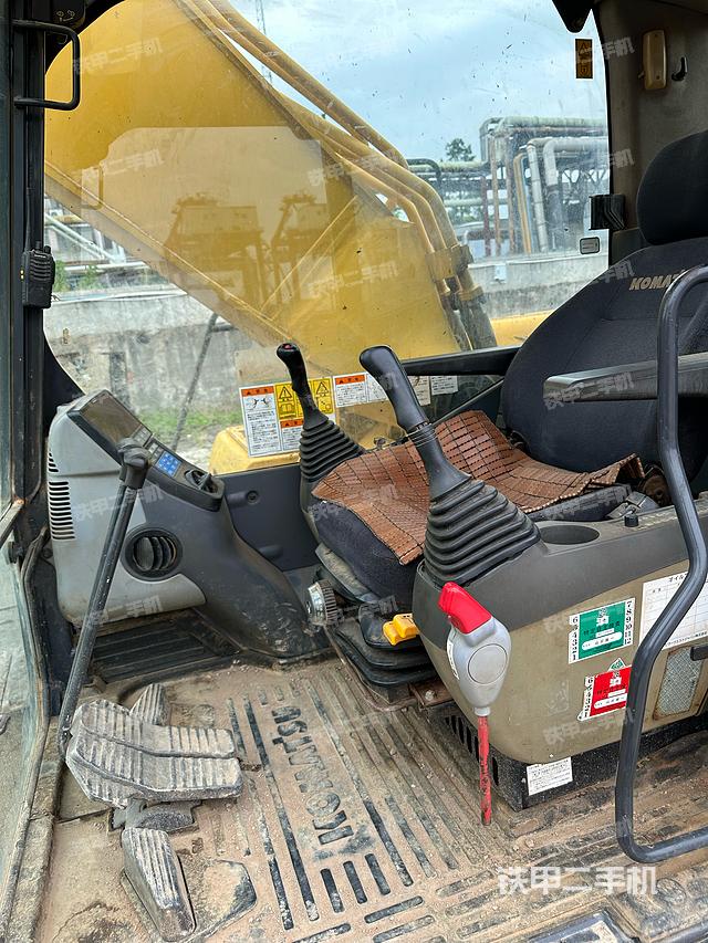 駕駛室整體（整機外觀）