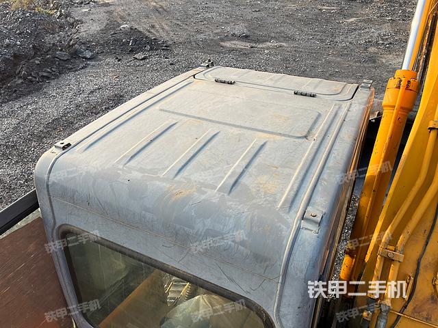 驾驶室顶部（整机外观）