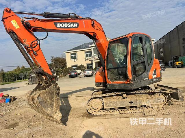 斗山DX75-9C挖掘機(jī)