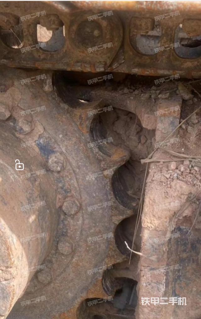 單側(cè)履帶整體(整機外觀) 單側(cè)履帶整體(整機外觀)