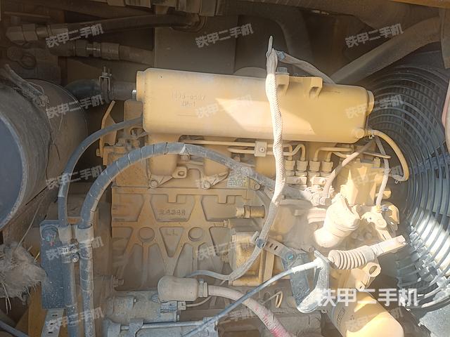 液壓泵艙室正面整體（整機(jī)外觀）