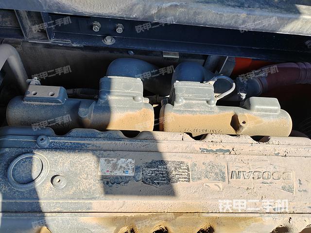 發(fā)動(dòng)機(jī)整體俯視(整機(jī)外觀) 發(fā)動(dòng)機(jī)整體俯視(整機(jī)外觀)