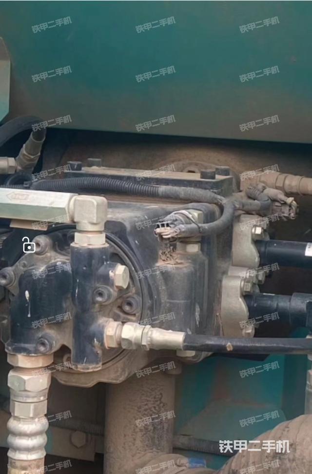 液壓泵艙室正面整體(整機外觀) 液壓泵艙室正面整體(整機外觀)