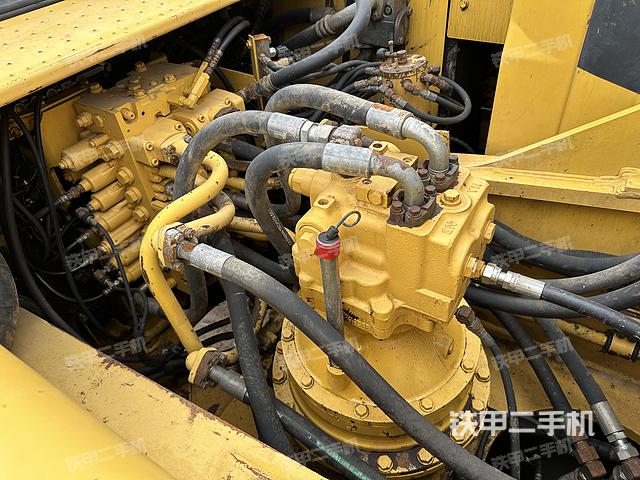 回轉(zhuǎn)馬達和主控閥（整機外觀）