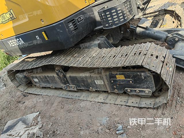 單側(cè)履帶整體（整機(jī)外觀）