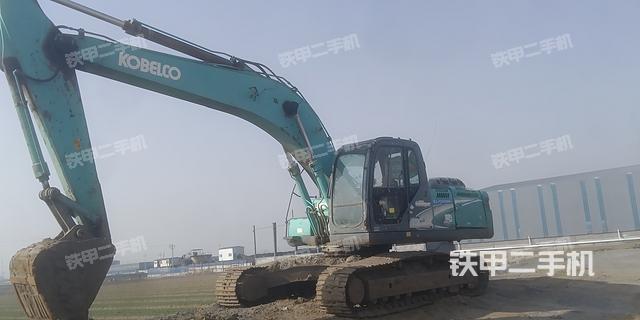 神鋼SK260LC-8挖掘機(jī)