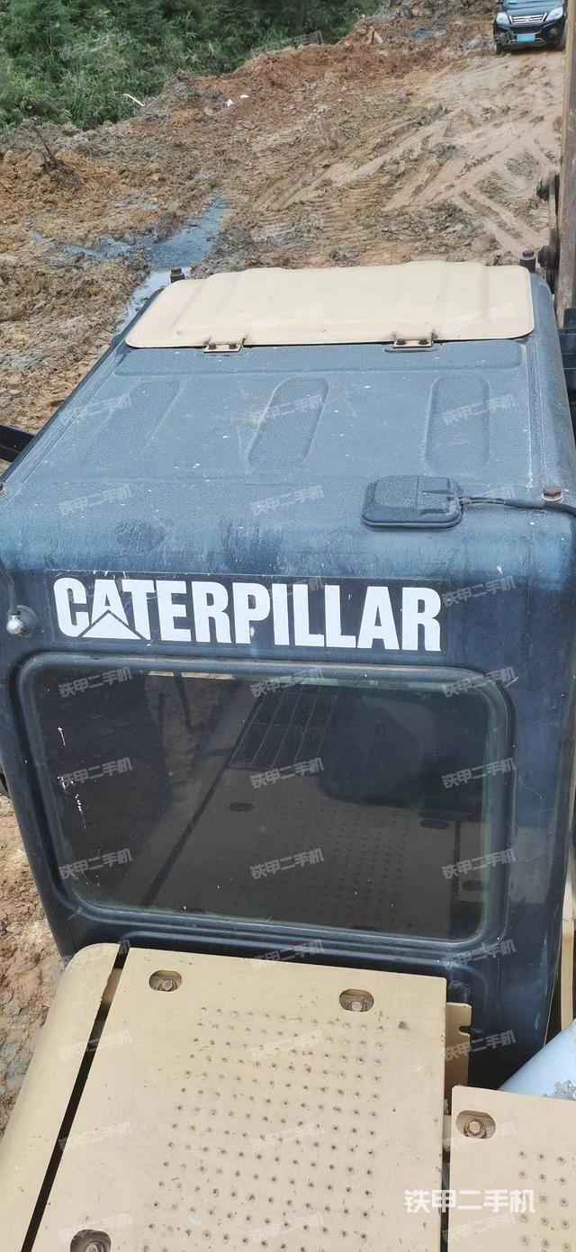 驾驶室顶部（整机外观）