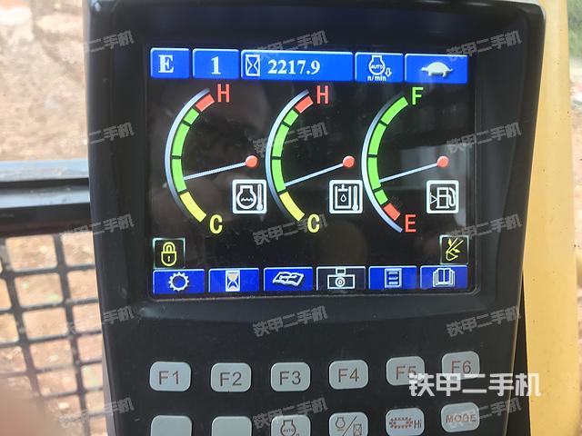 駕駛室整體(整機外觀) 駕駛室整體(整機外觀)