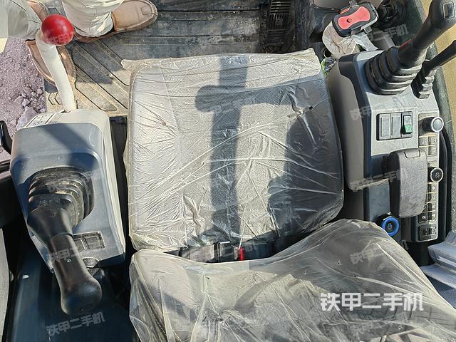 駕駛室整體（整機(jī)外觀）