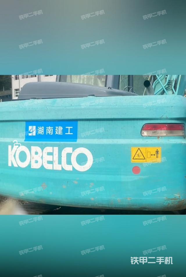 駕駛室頂部(整機外觀) 駕駛室頂部(整機外觀)