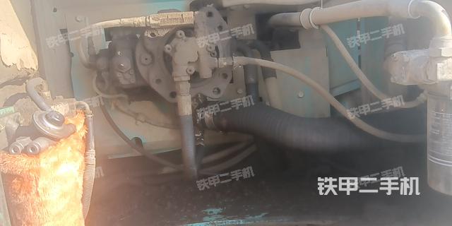 液壓泵艙室正面整體(整機(jī)外觀) 液壓泵艙室正面整體(整機(jī)外觀)