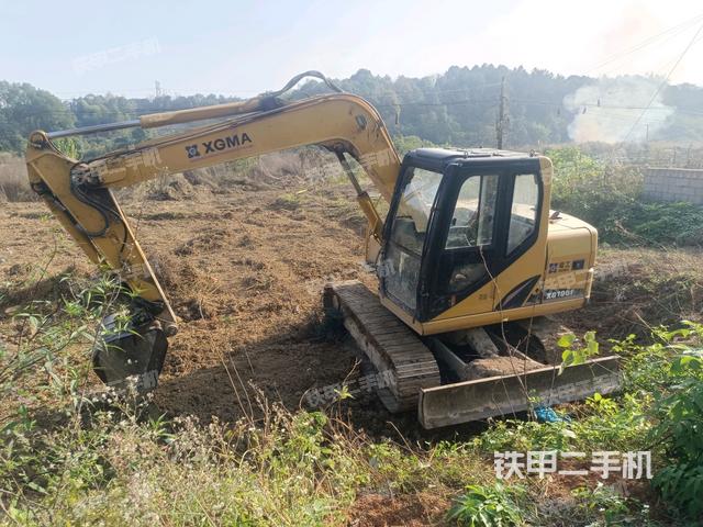 厦工XG809E挖掘机