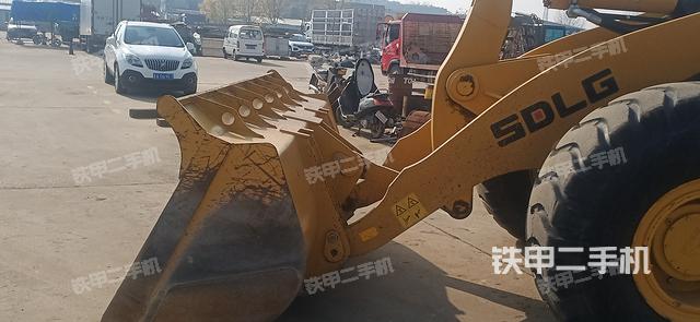 工作裝置整體(整機(jī)外觀及大件) 工作裝置整體(整機(jī)外觀及大件)