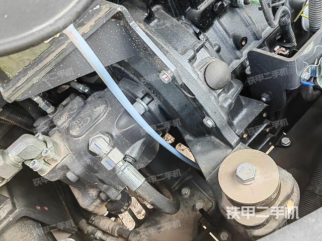 液壓泵艙室正面整體（整機(jī)外觀）