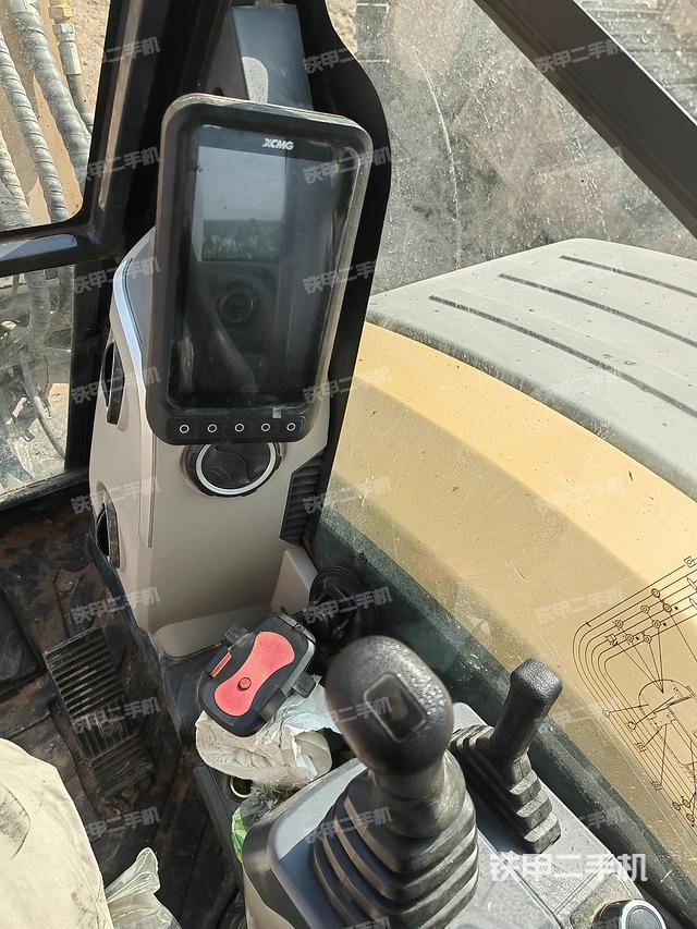 駕駛室頂部（整機(jī)外觀）