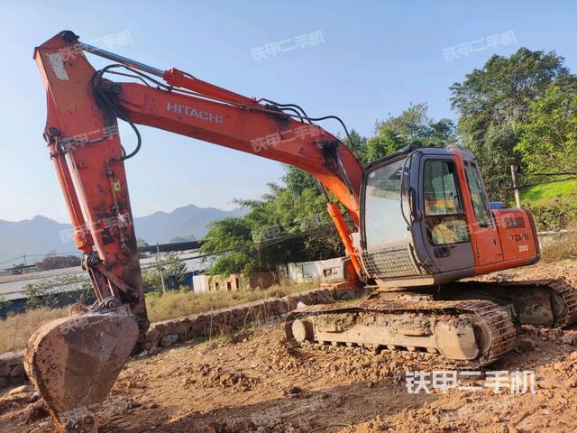 日立ZX130H挖掘机