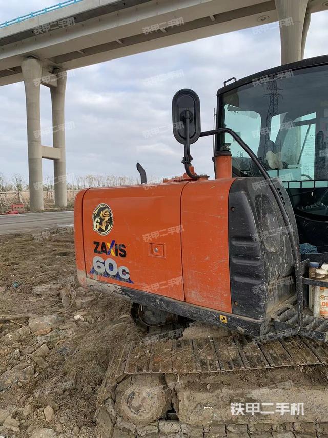 駕駛室頂部（整機(jī)外觀）