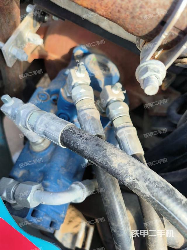 液壓泵艙室正面整體（整機(jī)外觀）