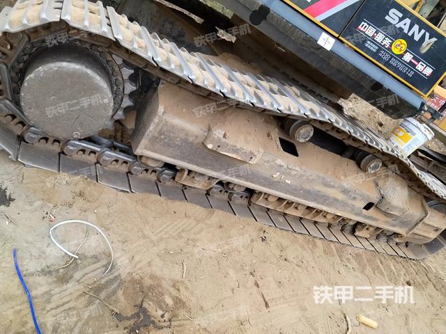 單側(cè)履帶整體（整機(jī)外觀）