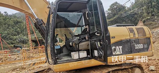 驾驶室整体（整机外观）