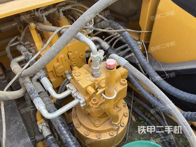 回轉(zhuǎn)馬達(dá)和主控閥（整機外觀）