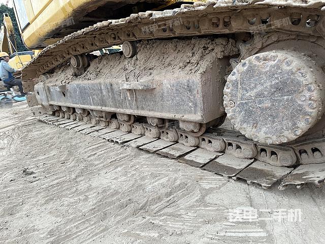 單側(cè)履帶整體（整機(jī)外觀）