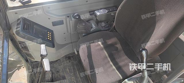 駕駛室整體（整機(jī)外觀）