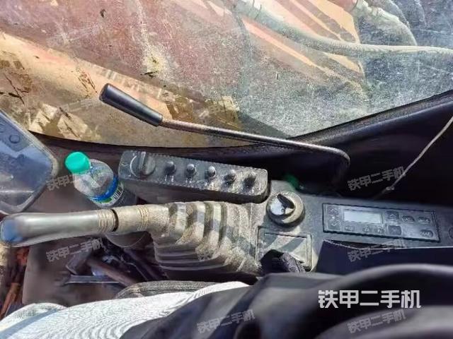 驾驶室整体（整机外观）