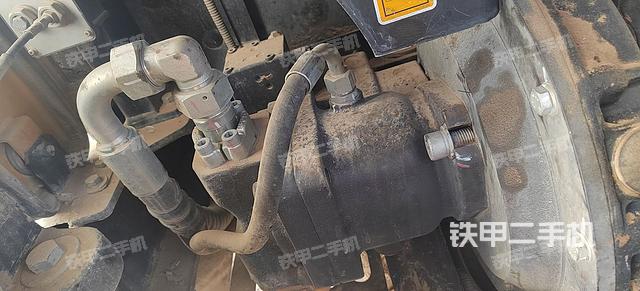 液壓泵艙室正面整體（整機(jī)外觀）